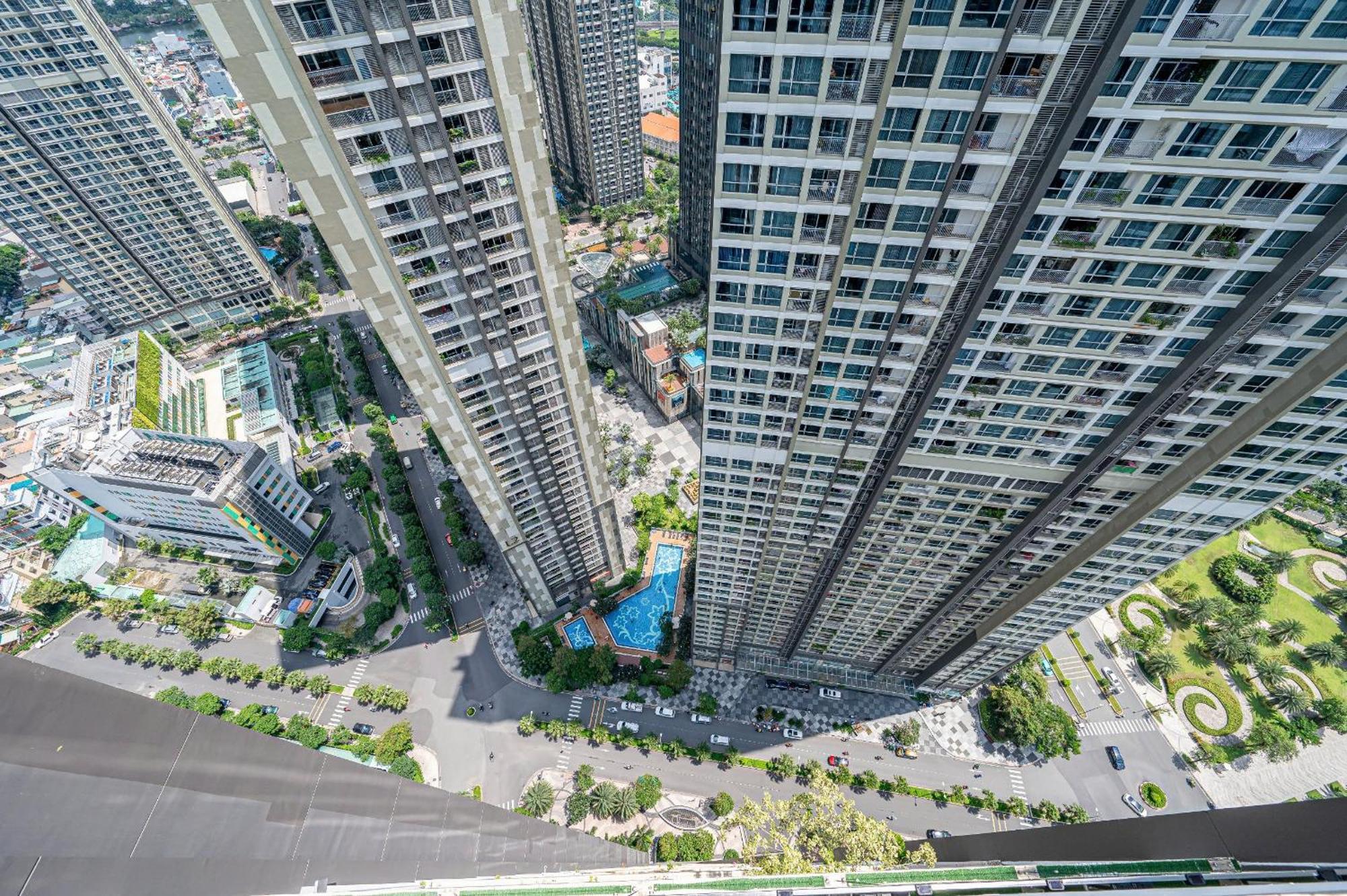 Vinhome Central Park Apartment Хошимин Экстерьер фото